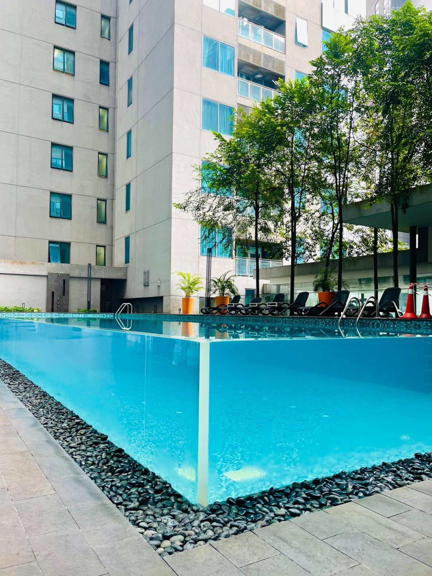 Summer Suites Klcc By Impexia Kuala Lumpur Exteriör bild