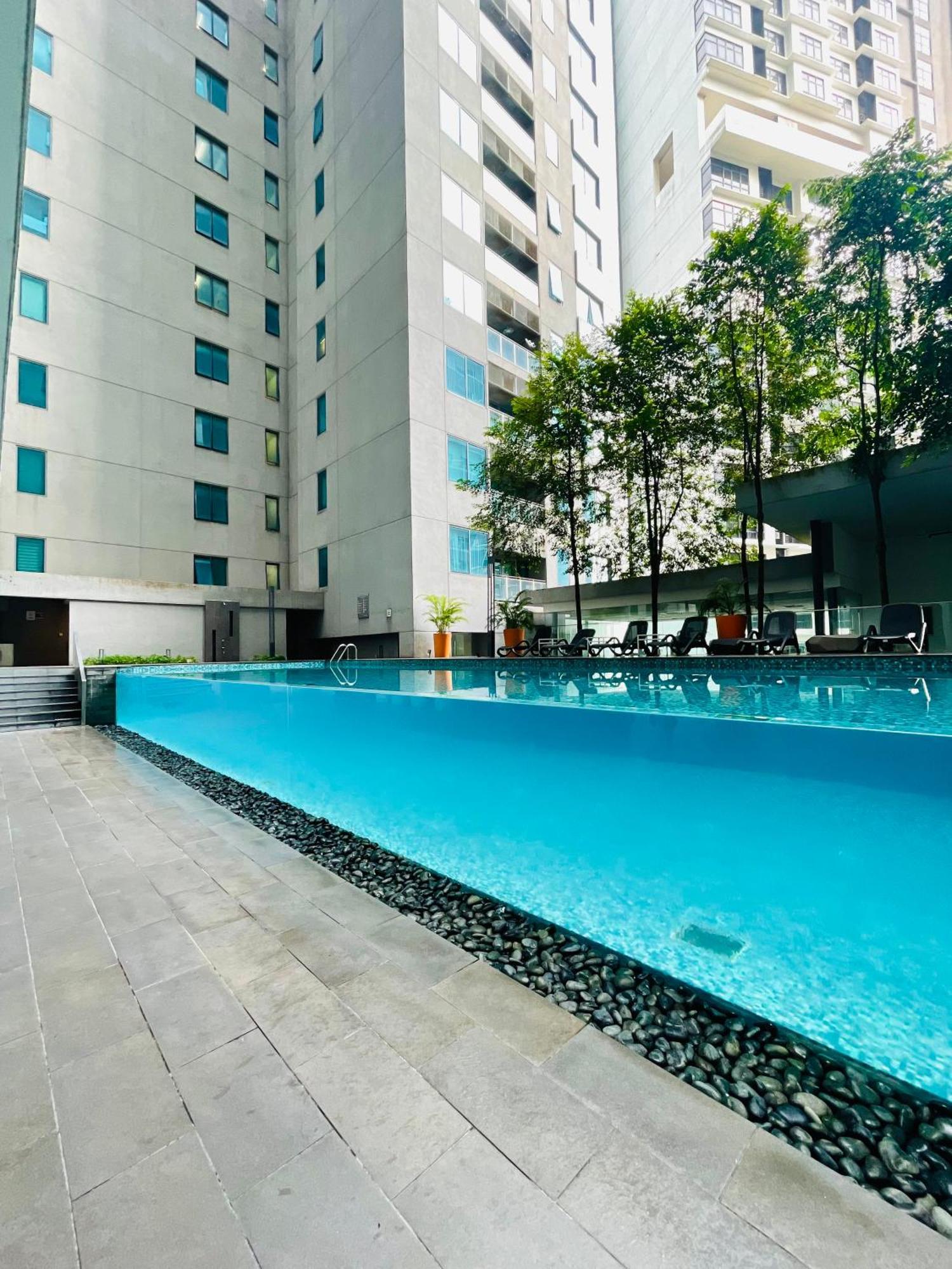 Summer Suites Klcc By Impexia Kuala Lumpur Exteriör bild