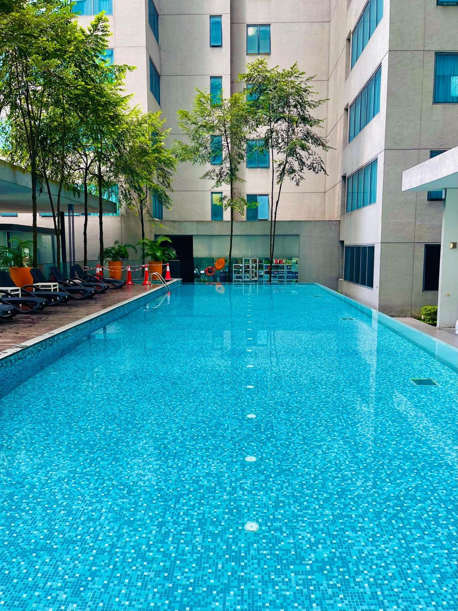 Summer Suites Klcc By Impexia Kuala Lumpur Exteriör bild